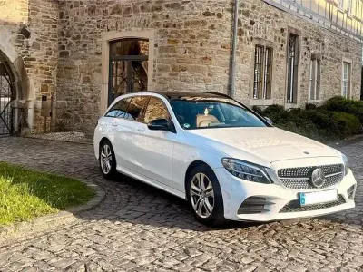 Gebraucht Mercedes C300 Avantgarde 245 PS (180 kW) 2019 Weiß Kombi