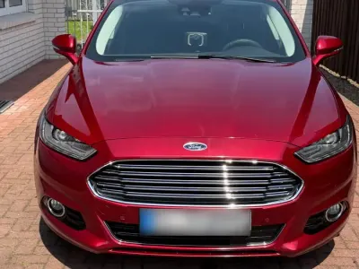 Gebraucht Ford Mondeo Titanium 179 PS (131 kW) 2015 Rot Limousine
