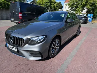 Gebraucht Mercedes E220 AMG line 194 PS (142 kW) 2017 Grau Limousine