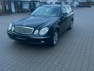 Gebraucht Mercedes E280 Avantgarde 177 PS (130 kW) 2005 Schwarz Kombi