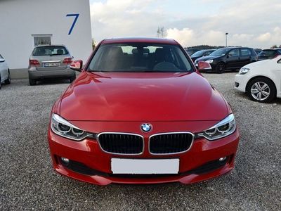 Gebraucht BMW 318 143 PS (105 kW) 2014 Rot metallic Limousine