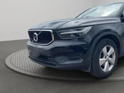 Używany Volvo XC40 Momentum 129 KM (94 kW) 2021 Czarny SUV