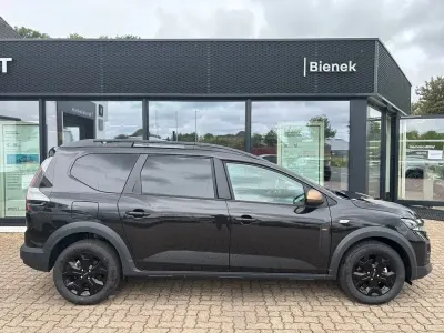 Neu Dacia Jogger Extreme 122 PS (89 kW) 2026 Schwarz Van / Kleinbus