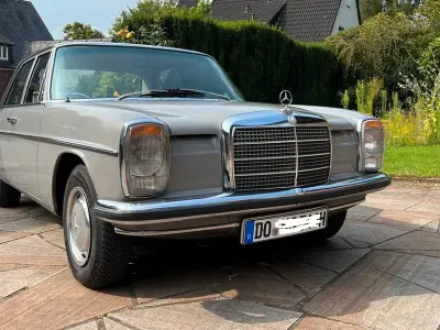 Gebraucht Mercedes 200/8 95 PS (69 kW) 1972 Grau Limousine