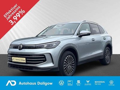 Oyster silver metallic Gebraucht 2025 VW Tiguan Elegance SUV | 48.500 € (Fairer Preis)