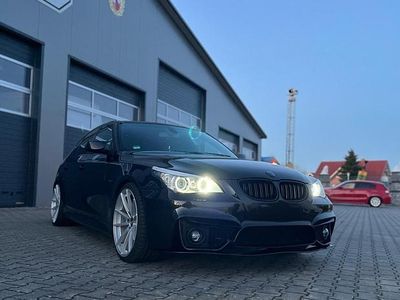 Gebraucht BMW 523 Basis 190 PS (139 kW) 2009 Schwarz Limousine