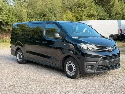 Gebraucht Toyota Proace 144 PS (105 kW) 2023 Schwarz Van / Kleinbus