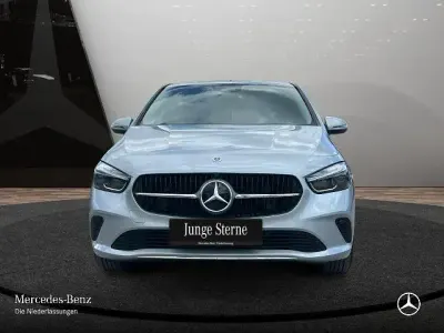 Gebraucht Mercedes B200 Advanced Plus 163 PS (119 kW) 2025 Silber Van / Kleinbus