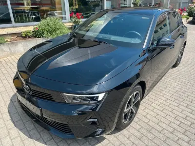 Gebraucht Opel Astra 131 PS (96 kW) 2024 Schwarz Kleinwagen