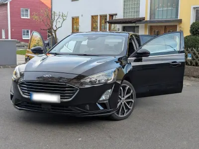 Begagnad Ford Focus Titanium 155 HK (114 kW) 2020 Svart Sedan