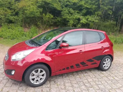 Gebraucht Kia Venga 125 PS (91 kW) 2010 Rot Kleinwagen