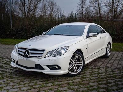 Gebraucht Mercedes E250 AMG 204 PS (150 kW) 2009 Weiß Coupé