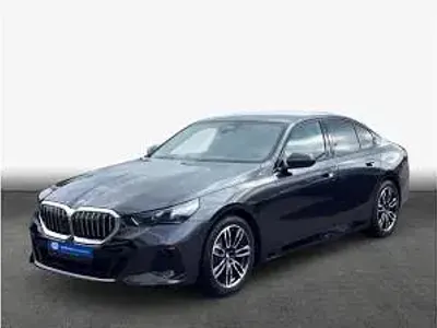 Neu BMW 520 Performance 197 PS (144 kW) 2026 Sophistograu brillanteffekt me Limousine