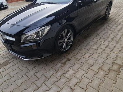 Gebraucht Mercedes CLA200 Shooting Brake 136 PS (100 kW) 2017 Schwarz Kombi