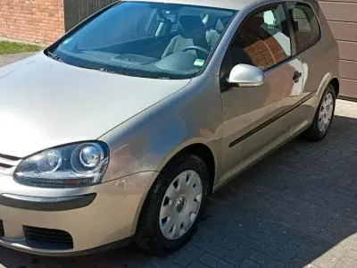 Gebraucht VW Golf V 115 PS (84 kW) 2004 Gold Kleinwagen