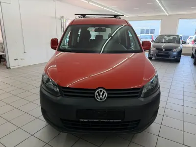 Gebraucht VW Caddy Maxi Trendline 102 PS (75 kW) 2014 Orange Van / Kleinbus