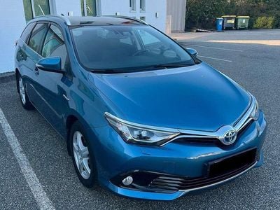 Toyota Auris Hybrid
