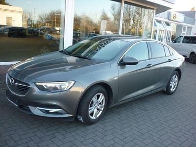 Grau Gebraucht 2017 Opel Insignia Edition Limousine | 13.890 € (Guter Preis)