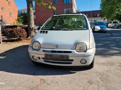 Usata Renault Twingo 75 CV (55 kW) 2004 Argento Utilitaria
