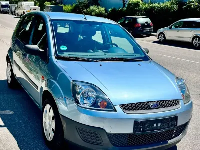 Gebraucht Ford Fiesta 60 PS (44 kW) 2006 Blau Kleinwagen