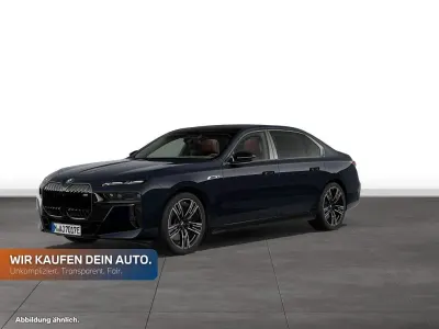 Gebraucht BMW M760e Comfort Edition 571 PS (419 kW) 2025 Carbonschwarz metallic Limousine