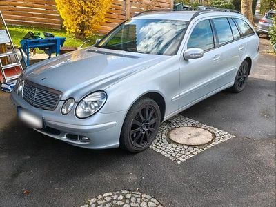 Gebraucht Mercedes E220 150 PS (110 kW) 2005 Silber Kombi