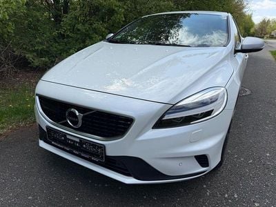 Second-hand Volvo V40 R-Design 122 CP (89 kW) 2019 Alb Berlinǎ