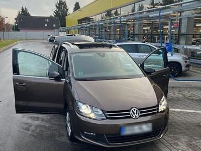 Second-hand VW Sharan 170 CP (125 kW) 2012 Maro Monovolum