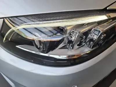 Gebraucht Mercedes C180 156 PS (114 kW) 2019 Iridiumsilber Limousine
