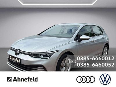 Gebraucht VW Golf VIII Life 150 PS (110 kW) 2023 Reflexsilber Limousine