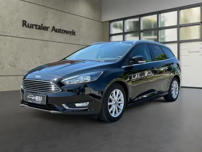 Gebraucht Ford Focus Titanium 125 PS (91 kW) 2016 Schwarz Kombi
