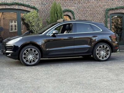 Gebraucht Porsche Macan Turbo 258 PS (189 kW) 2015 Tiefschwarzmetallic SUV