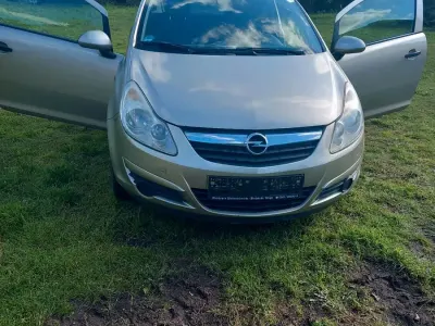 Używany Opel Corsa 80 KM (58 kW) 2009 Żółty Hatchback