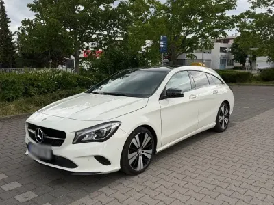 Gebraucht Mercedes CLA180 Shooting Brake 122 PS (89 kW) 2017 Weiß Kombi