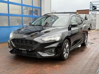 Schwarz Gebraucht 2021 Ford Focus ST-Line X Limousine | 16.900 € (Fairer Preis)