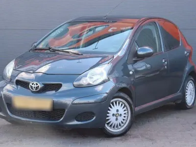 Gebraucht Toyota Aygo 67 PS (49 kW) 2009 Grau Kleinwagen
