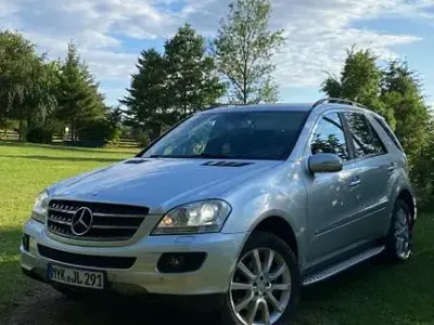 Gebraucht Mercedes ML320 224 PS (164 kW) 2007 Silber SUV