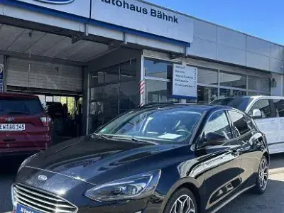 Używany Ford Focus Titanium 125 KM (91 kW) 2018 Czarny Sedan/Limuzyna