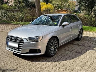 Usata Audi A3 Design 150 CV (110 kW) 2016 Argento Berlina