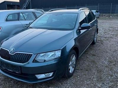 Gebraucht Skoda Octavia Style 110 PS (80 kW) 2015 Grau Kleinwagen