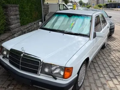 Gebraucht Mercedes 190 75 PS (55 kW) 1992 Weiß Limousine