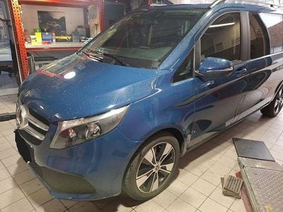 Gebraucht Mercedes V220 Edition 163 PS (119 kW) 2022 Blau Van / Kleinbus