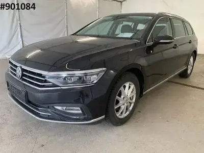 Gebraucht VW Passat Elegance 150 PS (110 kW) 2020 Deep black perleffekt Kombi