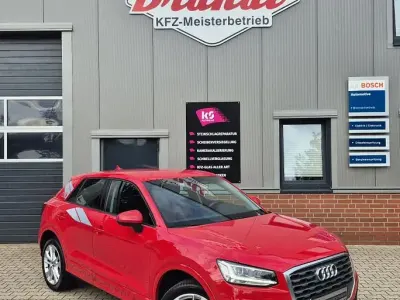 Gebraucht Audi Q2 Sport 116 PS (85 kW) 2017 Rot SUV