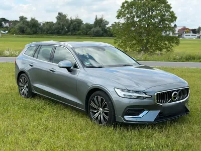 Gebraucht Volvo V60 Inscription 150 PS (110 kW) 2020 Grau Kombi