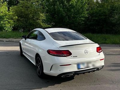 Weiß Gebraucht 2017 Mercedes C300 AMG Coupé | 25.500 € (Fairer Preis)