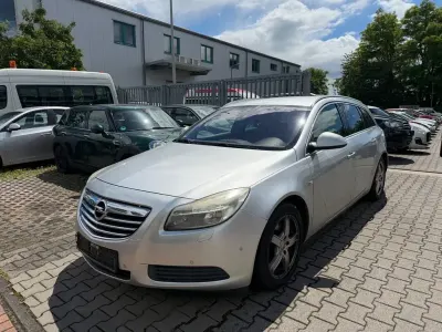 Gebraucht Opel Insignia Edition 131 PS (96 kW) 2010 Silber Kombi