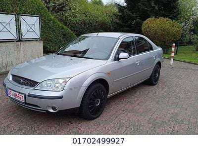 Usata Ford Mondeo Ghia 125 CV (91 kW) 2001 Argento Berlina