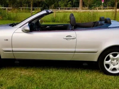 Gebraucht Mercedes CLK320 218 PS (160 kW) 2009 Silber Cabrio