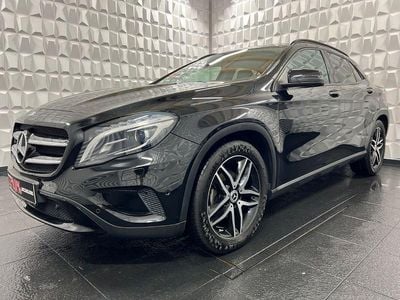 Kosmosschwarz Gebraucht 2016 Mercedes GLA200 Urban SUV | 16.890 € (Fairer Preis)